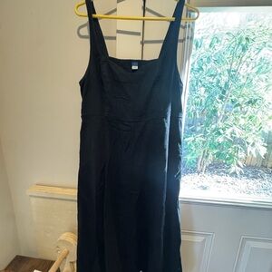 Old Navy Black Sleeveless Midi Dress